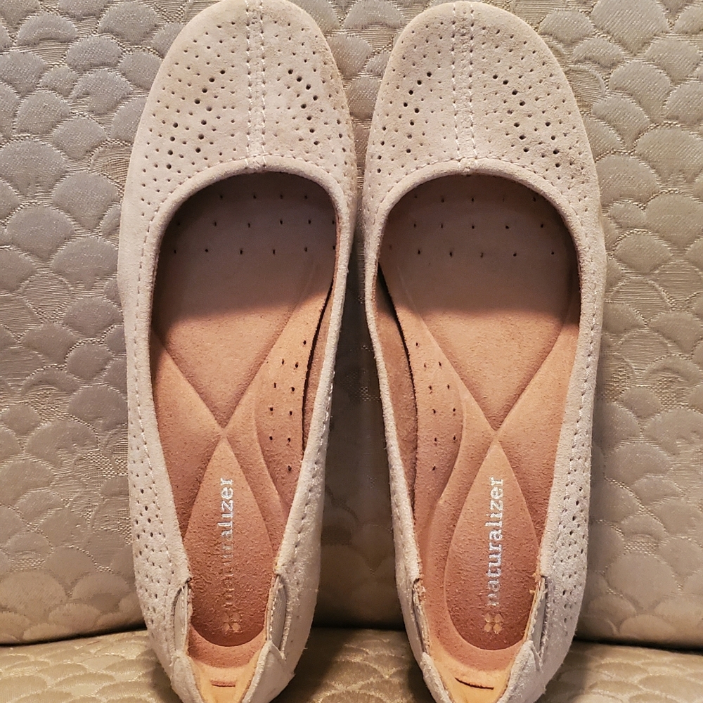 Nude Naturalizer Flats